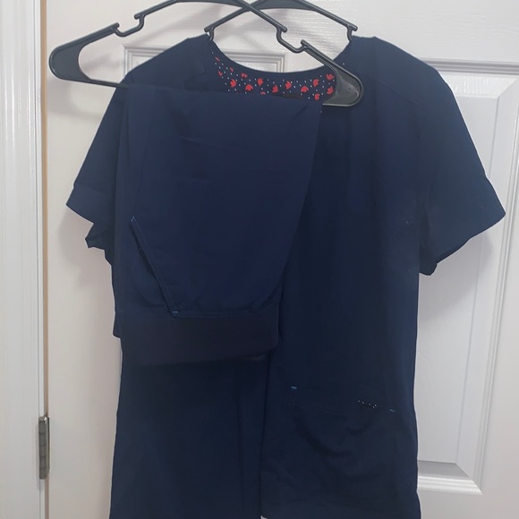 Large KOI navy scrub set
